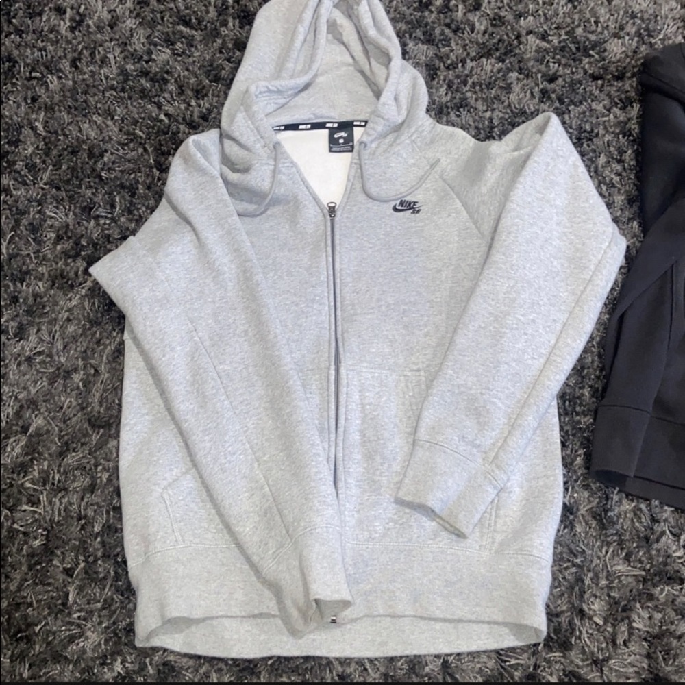 Nike SB sweater